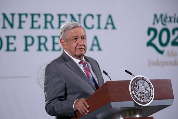 Adultos mayores terminarán de ser vacunados esta semana, apunta AMLO