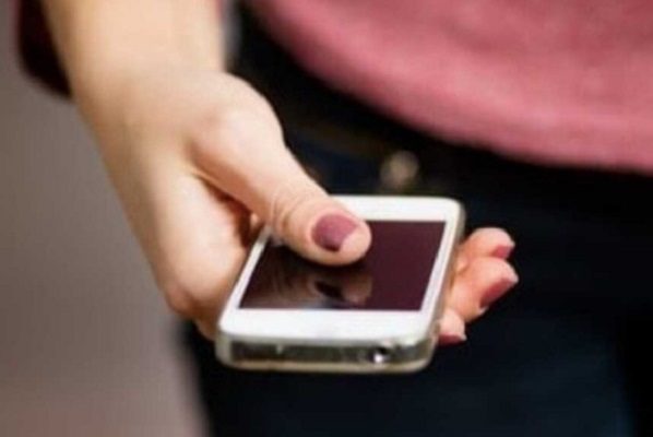 Otorga 28 suspensiones provisionales contra el padrón de celulares