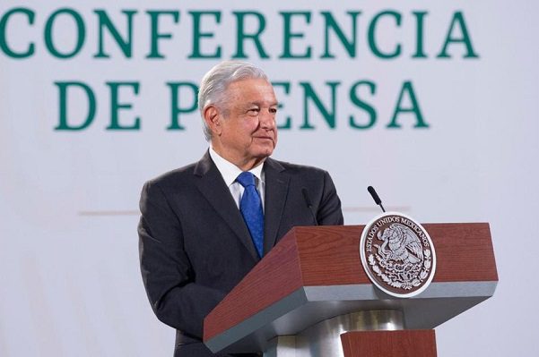AMLO amaga con reformar a organismos autónomos