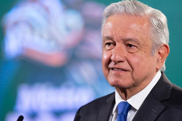 AMLO critica a INAI por impugnar padrón de usuarios de celulares