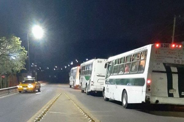 Tras cuatro días, liberan Aeropuerto Internacional de Oaxaca