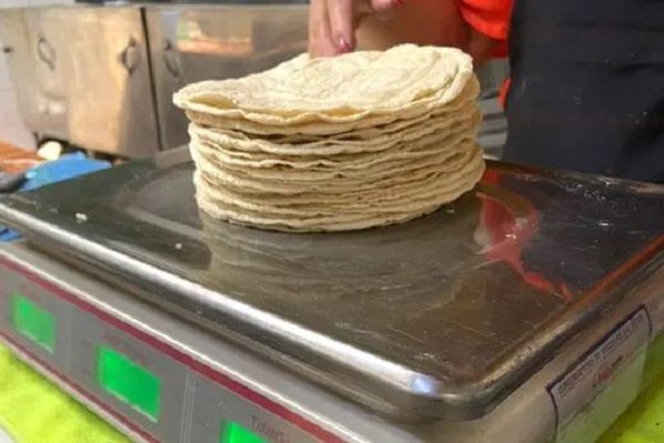 Tortilla alcanza precio histórico de 27 pesos por kilo, revela la Profeco