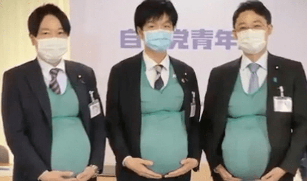 Diputados cargan panzas de 7 kg para concientizar sobre la discriminación a embarazadas
