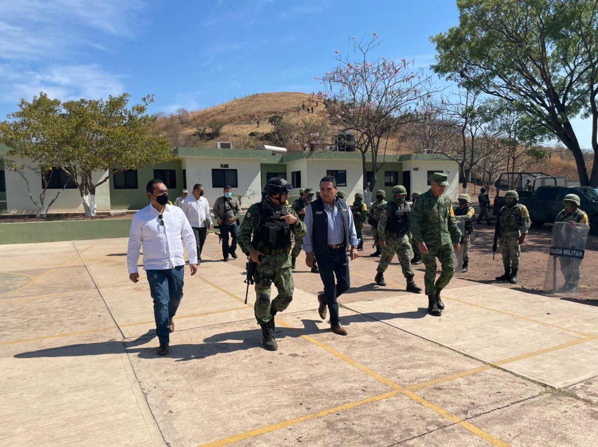 Silvano Aureoles, gobernador de Michoacán, visita Aguililla, tierra del Mencho