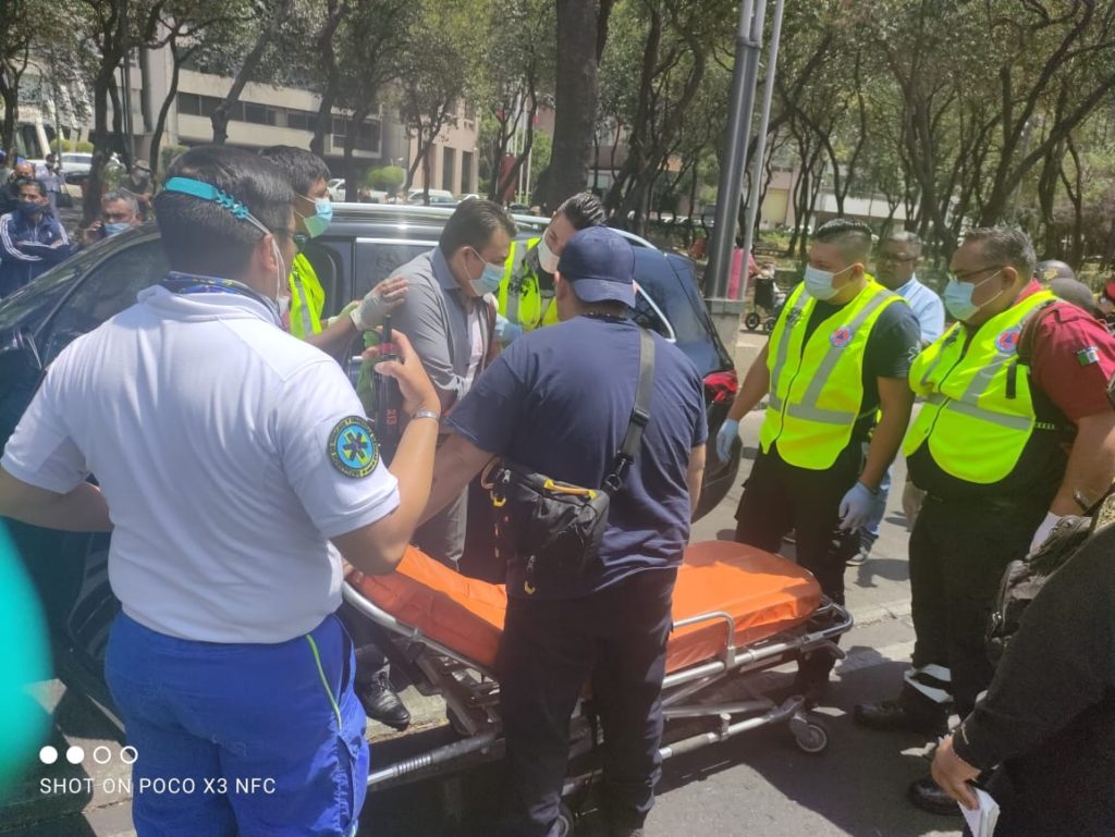 Balean a abogado en Paseo de la Reforma, se habría resistido a asalto