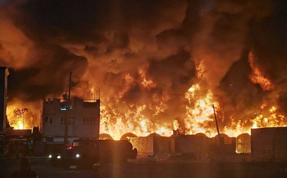 Así fue el aparatoso incendio en Tezoyuca, ya fue sofocado #VIDEO