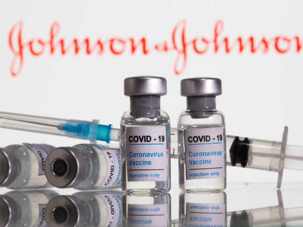 Cae confianza en vacuna anticovid de J&J en EU tras suspensión