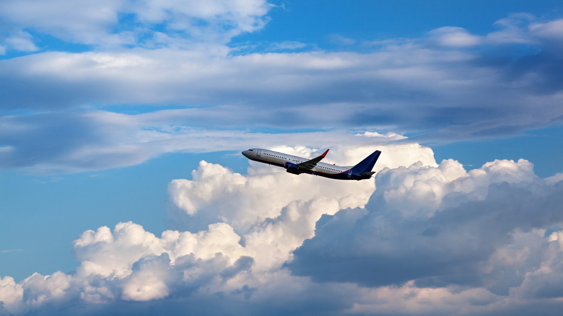 Ordena juez suspender rediseño del espacio aéreo