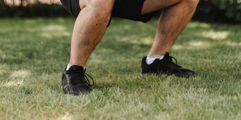 Fallece joven tras ser obligado a hacer sentadillas por violar toque de queda