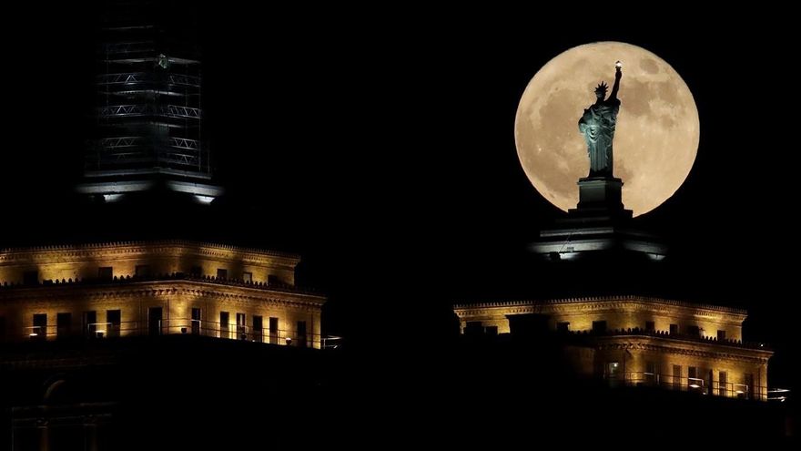 "Superluna rosa" de abril ¿Cuándo es y cómo verla?