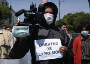 Periodistas mexicanos exigen vacunas contra COVID-19 y más seguridad