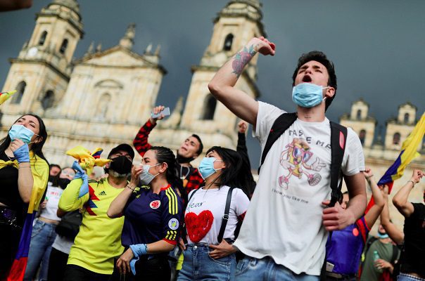 Tras cuatro días de protestas, Iván Duque retira la reforma tributaria