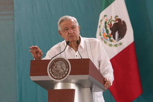 AMLO apunta que desafuero de García Cabeza de Vaca será resuelto por la Corte