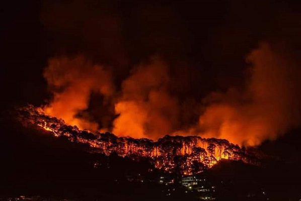 Reportan fuerte incendio forestal en Uruapan del Progreso, Michoacán #VIDEO