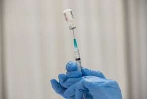 Canadá aprueba vacuna de Pfizer en mayores de 12 años
