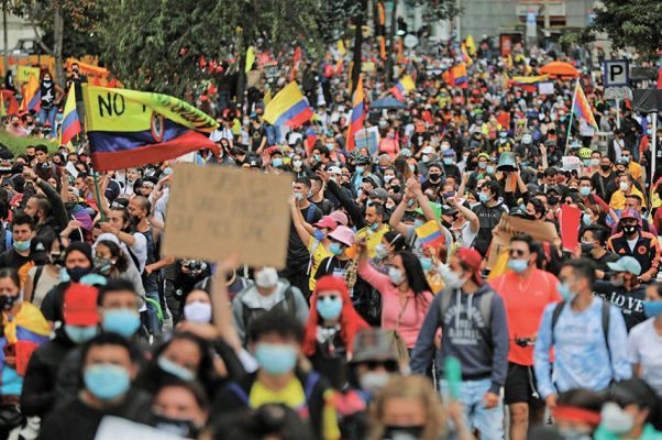 Ante protestas, Gobierno de Colombia presenta nuevo plan fiscal
