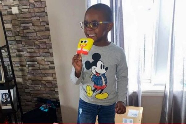 Con la tarjeta de su madre, niño gasta 3 mil dólares en paletas de Bob Esponja