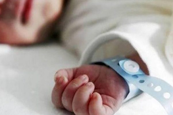 Hallan cuerpo de recién nacida en camión de basura, en Monterrey