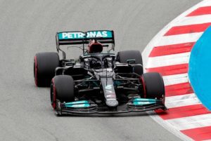 Hamilton gana el Gran Premio de España y ‘Checo’ Pérez termina quinto