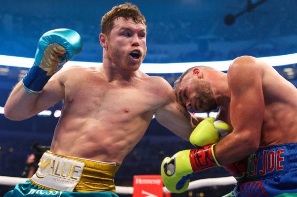 "Canelo" Álvarez vence a Saunders y se reafirma como el mejor del mundo