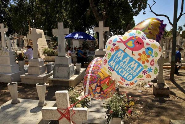 Panteones de CDMX estarán abiertos este Día de las Madres