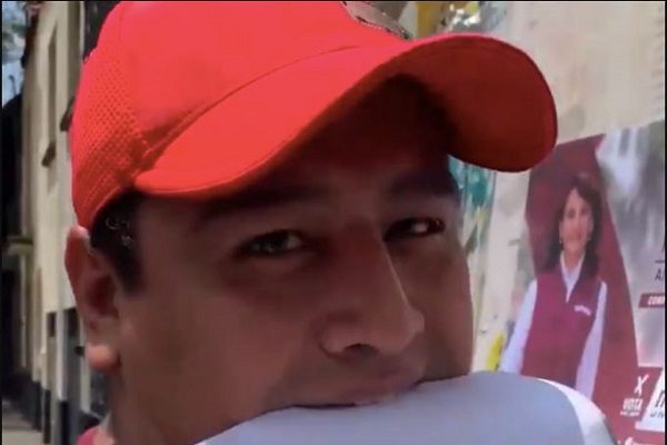 Laisha Wilkins denuncia a agresión de sujeto que pegaba propaganda política #VIDEO