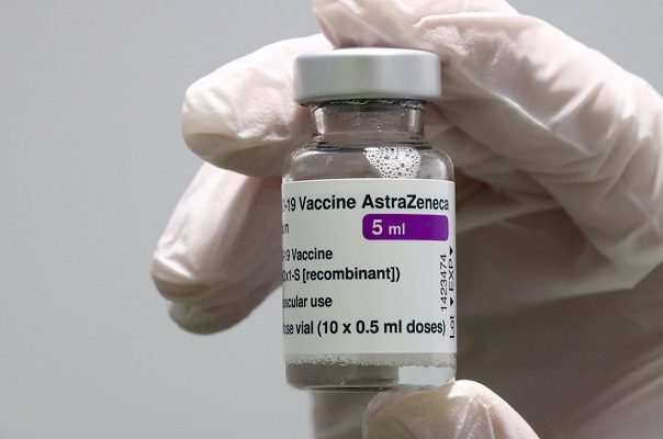 UE reclama indemnización a AstraZeneca por incumplimiento de contrato