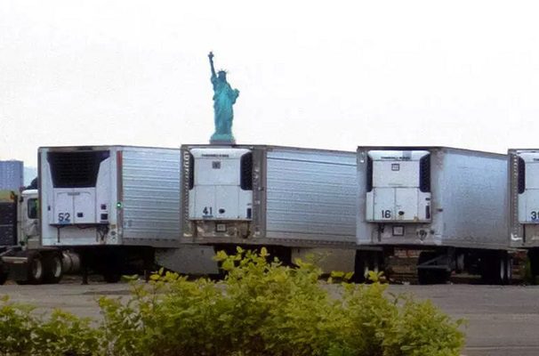 750 cuerpos permanecen en camiones estacionados en Brooklyn