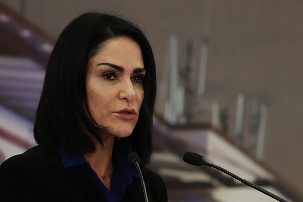 UIF ofrece apoyo a Lydia Cacho para bloquear cuentas de Kamel Nacif
