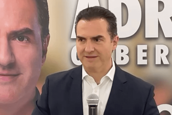 Adrián de la Garza denuncia a AMLO ante la OEA