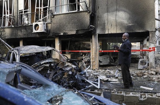 Hamás dispara misil hacia aeropuerto de Israel
