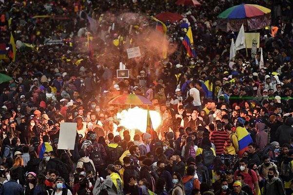 Menor se suicida tras abuso sexual de policías en Colombia