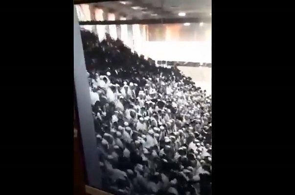 Colapso de grada en sinagoga de Jerusalén deja 70 heridos #VIDEOS