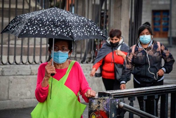 Valle de México amanece con lluvia. Se espera día con precipitaciones