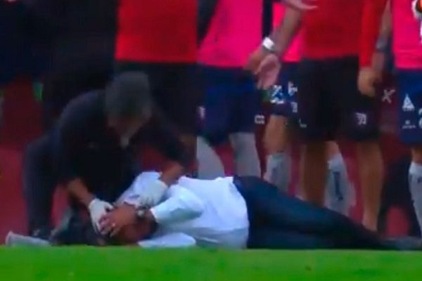 Afición agrede a Francisco Ramírez durante final de la Liga Expansión #VIDEO