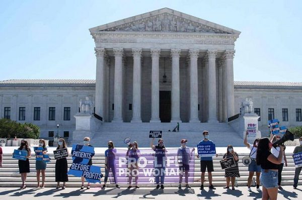 Supremo de EU, de mayoría conservadora, revisará ley antiaborto