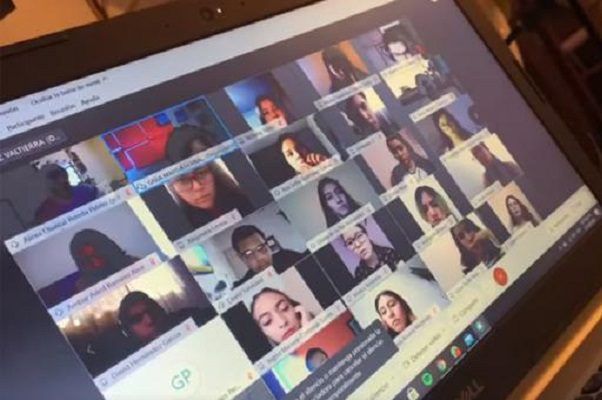 Balean a estudiante de la UAEMex en plena clase virtual