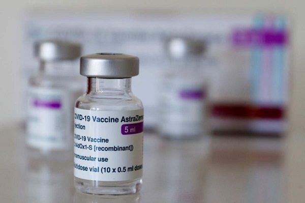Austria anuncia que dejará de usar la vacuna de AstraZeneca