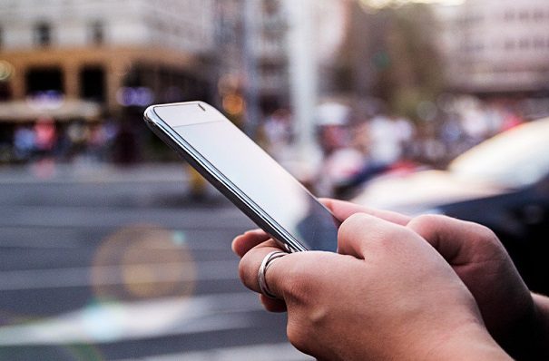 Presentan plataforma para ampararse contra el padrón de celulares