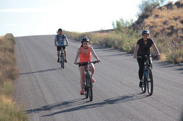 16 personas mueren por mal clima durante carrera de montaña, en China