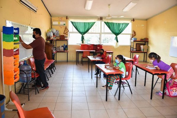 Por volver a semáforo amarillo, Campeche suspende clases presenciales