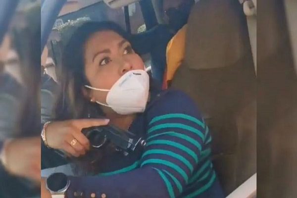Nombran #LadyPistola a supuesta policía de Edomex que amenazó a civiles #VIDEO