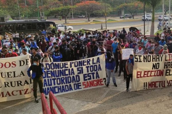 Vinculan a proceso y liberan a 74 estudiantes en Chiapas
