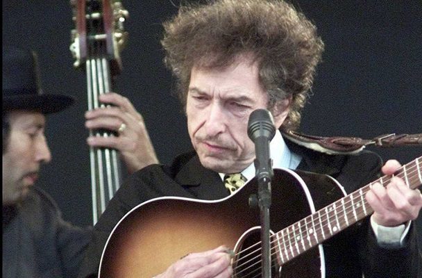 El legendario músico Bob Dylan cumple 80 años