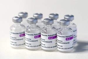 Se liberarán esta semana cuatro lotes vacunas de AstraZeneca envasadas en México