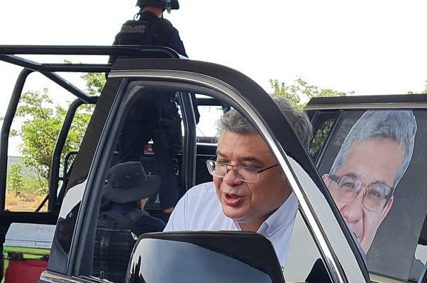 Candidato del PVEM a gubernatura de Michoacán es el primero en ir a Aguililla #VIDEO