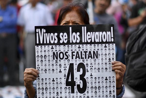 Hay una persona detenida en EU ligada al caso Ayotzinapa, revela AMLO