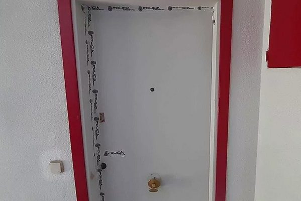 Hallan en España el cadáver de una mujer comido por sus gatos