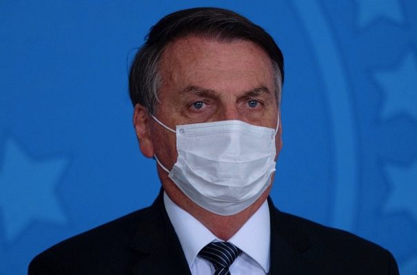 Bolsonaro pide eliminar las restricciones contra Covid-19 en tres estados