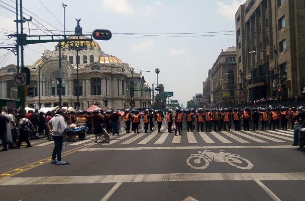 Mujeres marcharon en CDMX para exigir justicia por feminicidios